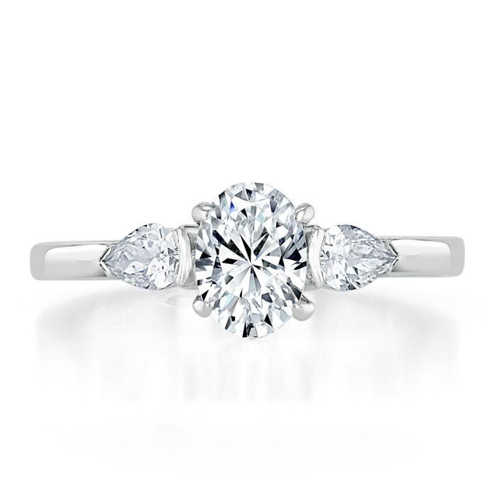0.75 CT Oval Shaped Moissanite Three Stones Engagement Ring - crownmoissanite