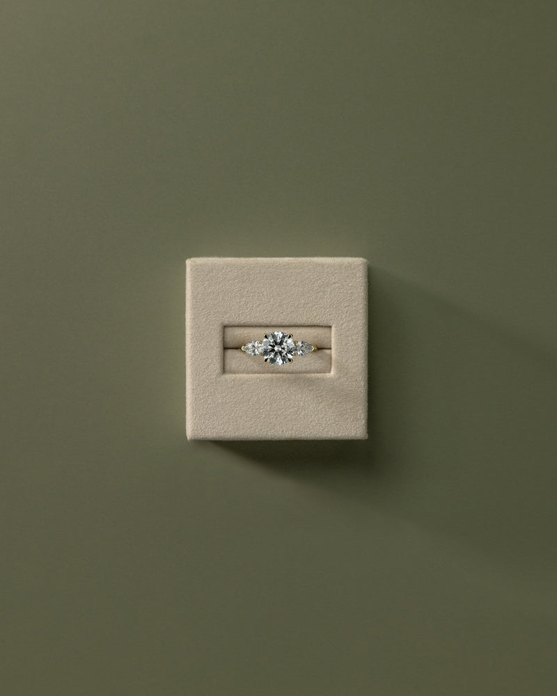 2.0 CT Round Cut Moissanite Three Stone Engagement Ring