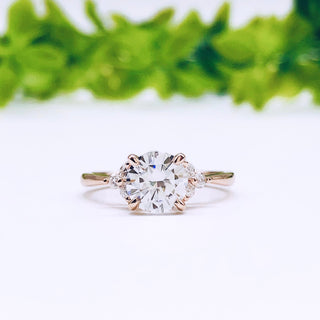 2.65 CT Round Cut Cluster Moissanite Engagement Ring - crownmoissanite