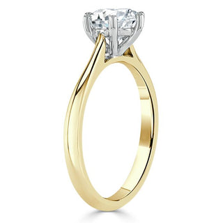 0.75 CT Round Cut Solitaire Moissanite Engagement Ring - crownmoissanite