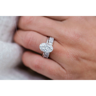 4.0 CT Oval Solitaire Moissanite Engagement Ring - crownmoissanite