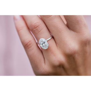 4.0 CT Oval Solitaire Moissanite Engagement Ring - crownmoissanite