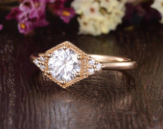 1.60 CT Round Cut Vintage Art Deco Moissanite Engagement Ring - crownmoissanite