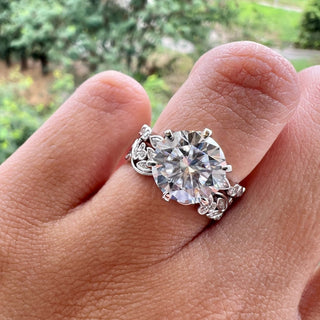 4.11 CT Round Cut Pave Moissanite Engagement Ring - crownmoissanite