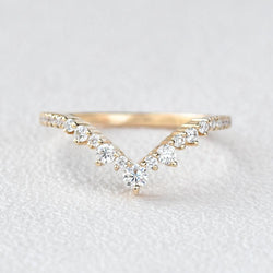 0.25 CT Round Cut Curved Moissanite Wedding Band - crownmoissanite