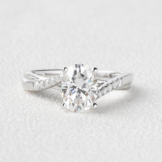 1.91 CT Oval Shaped Moissanite Solitaire Engagement Ring - crownmoissanite