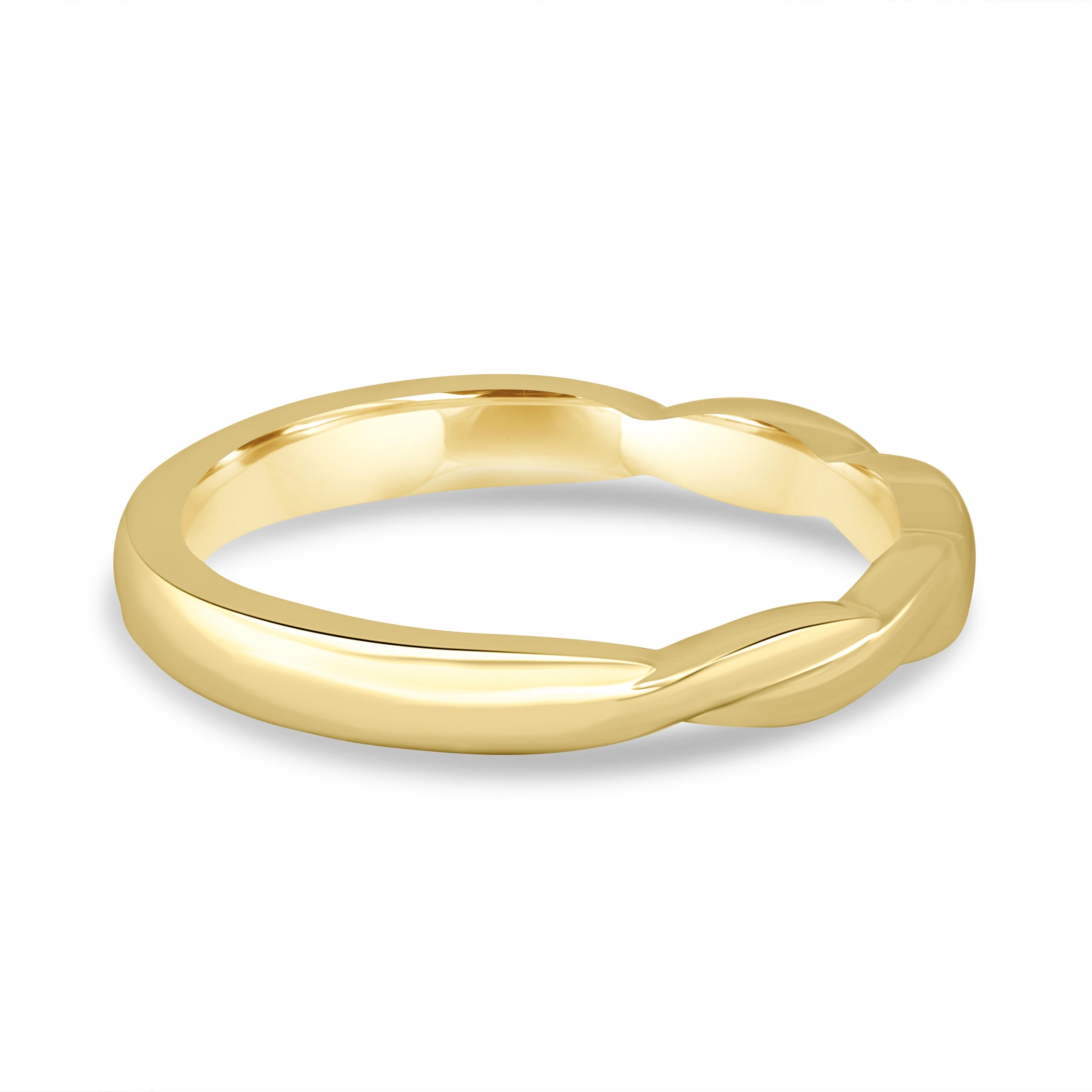 Plain twisted wedding band with a smooth polished finish – elegant and minimalist gold ring featuring a subtle rope-style twist, perfect for stacking or solo wear.