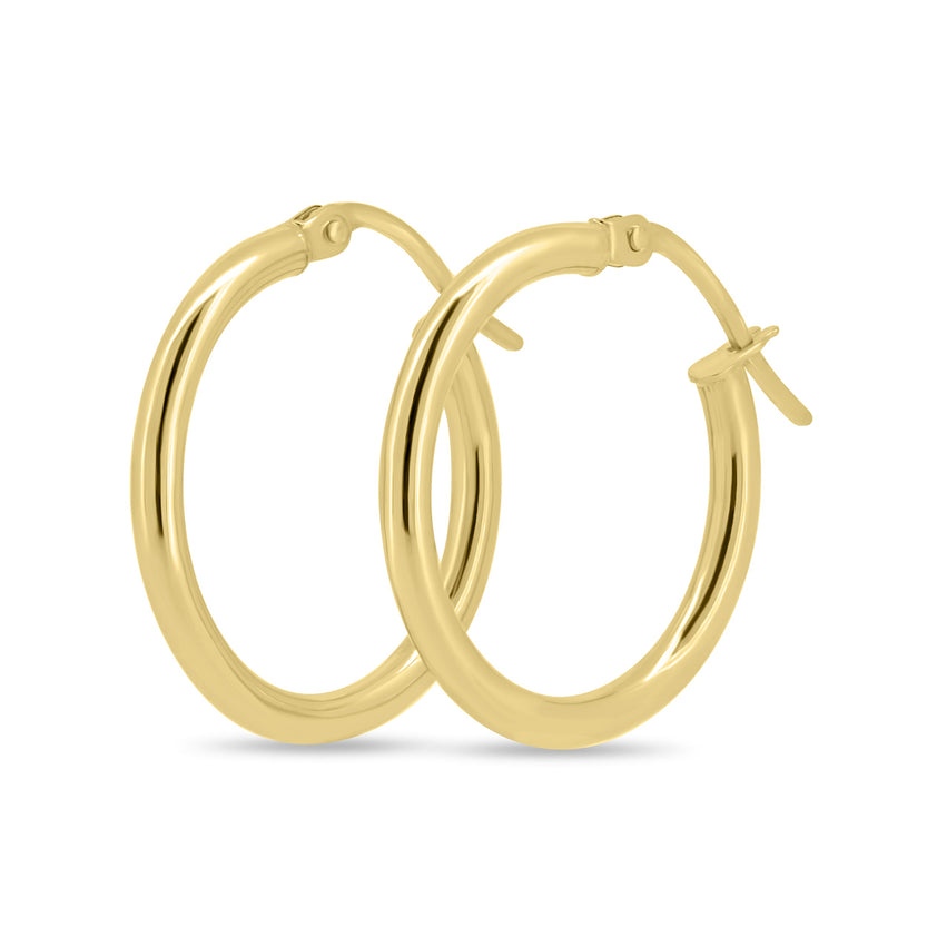 Classic plain hoop earring with a smooth polished finish – minimalist gold design perfect for everyday wear or layering with other earrings.
