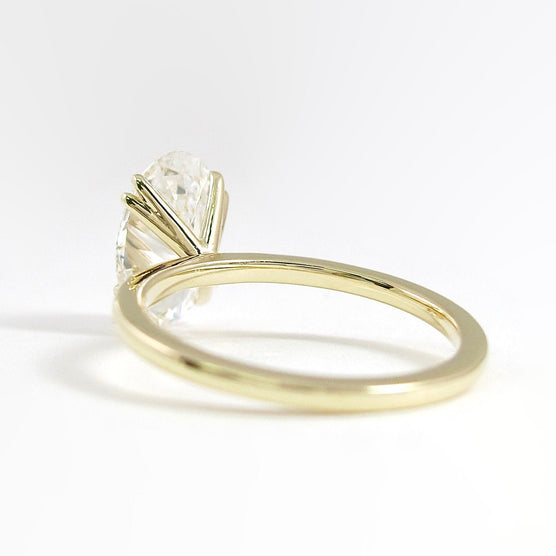 4.0 CT Oval Cut Solitaire Style Moissanite Engagement Ring - crownmoissanite