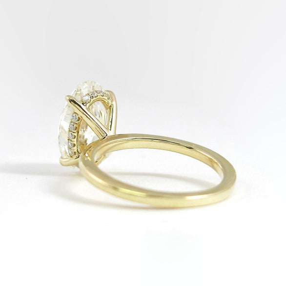 4.0 CT Oval Cut Solitaire Style Moissanite Engagement Ring - crownmoissanite