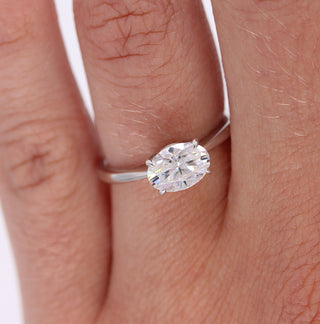 2.0 CT Oval Shaped Moissanite Solitaire Engagement Ring - crownmoissanite