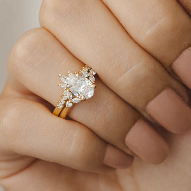 1.5-2.5 CT Oval Cut Moissanite Cluster Style Engagement Ring