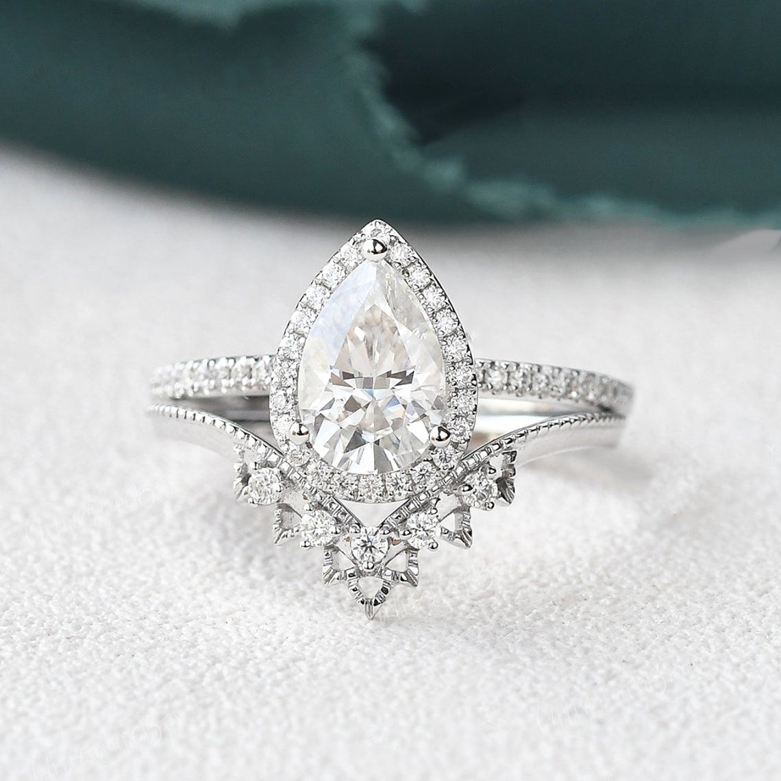2.0 CT Pear Cut Halo Moissanite Bridal Ring Set - crownmoissanite
