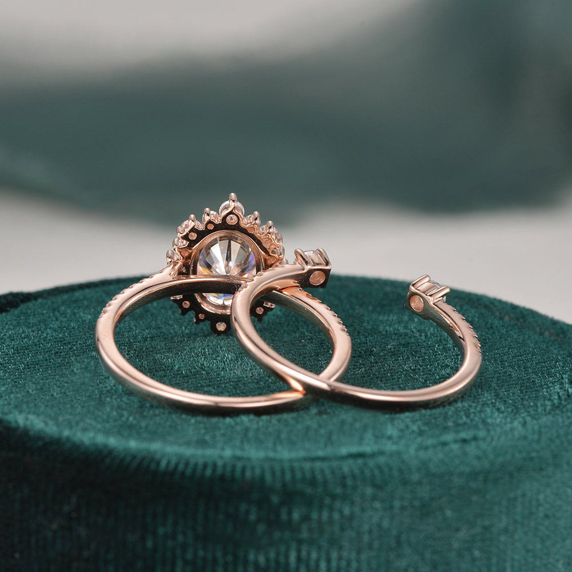 2.0 CT Oval Cut Halo Moissanite Bridal Ring Set - crownmoissanite