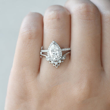 2.0 CT Pear Shaped Moissanite Halo Bridal Ring Set - crownmoissanite