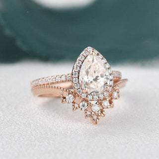 1.50 CT Pear Shaped Moissanite Halo Bridal Ring Set - crownmoissanite