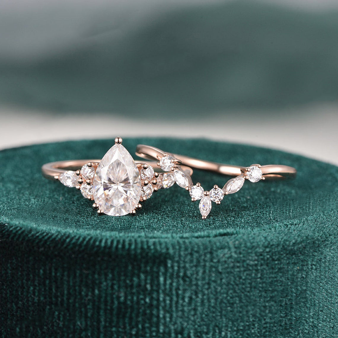 1.50 CT Pear Cut Cluster Moissanite Bridal Ring Set - crownmoissanite