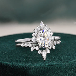 1.50 CT Pear Cut Cluster Moissanite Bridal Ring Set - crownmoissanite