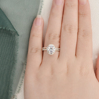 2.0 CT Oval Cut Halo Moissanite Bridal Ring Set - crownmoissanite