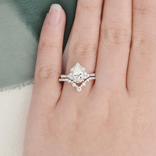 1.50 CT Pear Cut Cluster Moissanite Bridal Ring Set - crownmoissanite