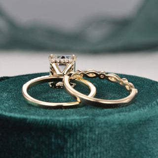 2.50 CT Emerald Cut Solitaire Style Moissanite Bridal Ring Set - crownmoissanite