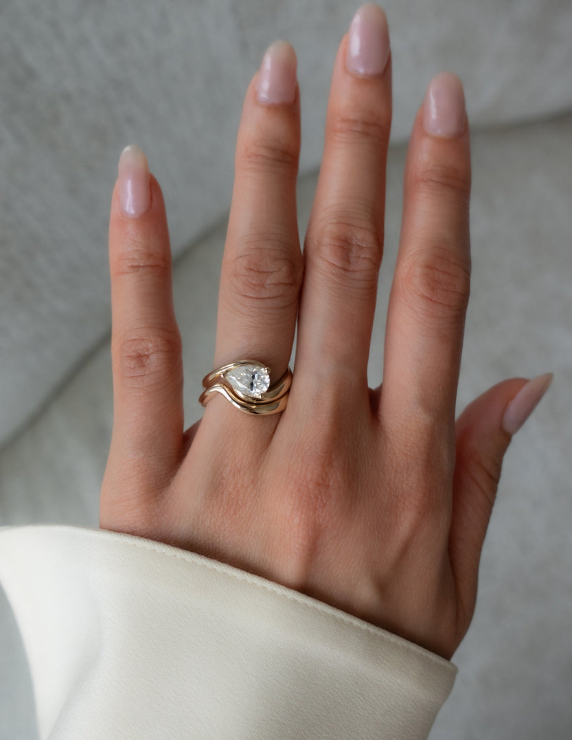 1.0 - 2.0 CT  Pear Cut Moissanite Solitaire Bridal Ring Set