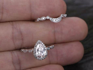 1.0 CT Pear Cut Halo Moissanite Bridal Ring Set - crownmoissanite