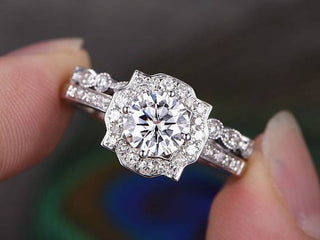 0.75 CT Round Vintage Style Moissanite Bridal Ring Set - crownmoissanite