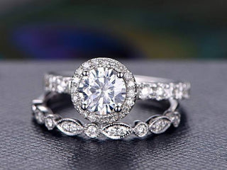 1.0 CT Round Shaped Moissanite Halo Bridal Ring Set - crownmoissanite