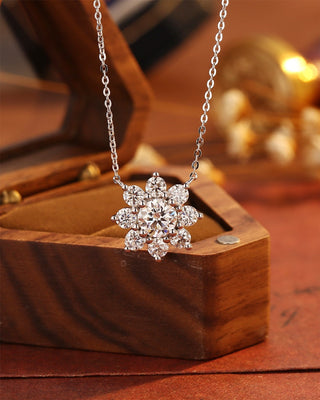 0.50 CT Round Moissanite Diamond Floral Necklace - crownmoissanite