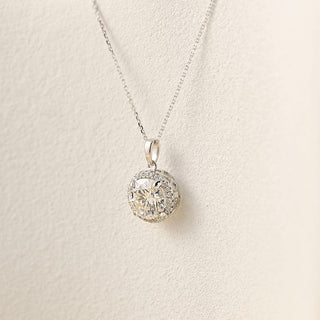 0.50 CT Round Moissanite Diamond Halo Necklace - crownmoissanite