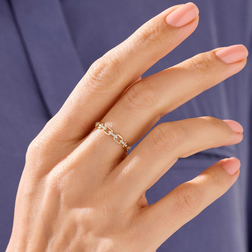 0.15 TCW Round Moissanite Chain Minimalist Band - crownmoissanite