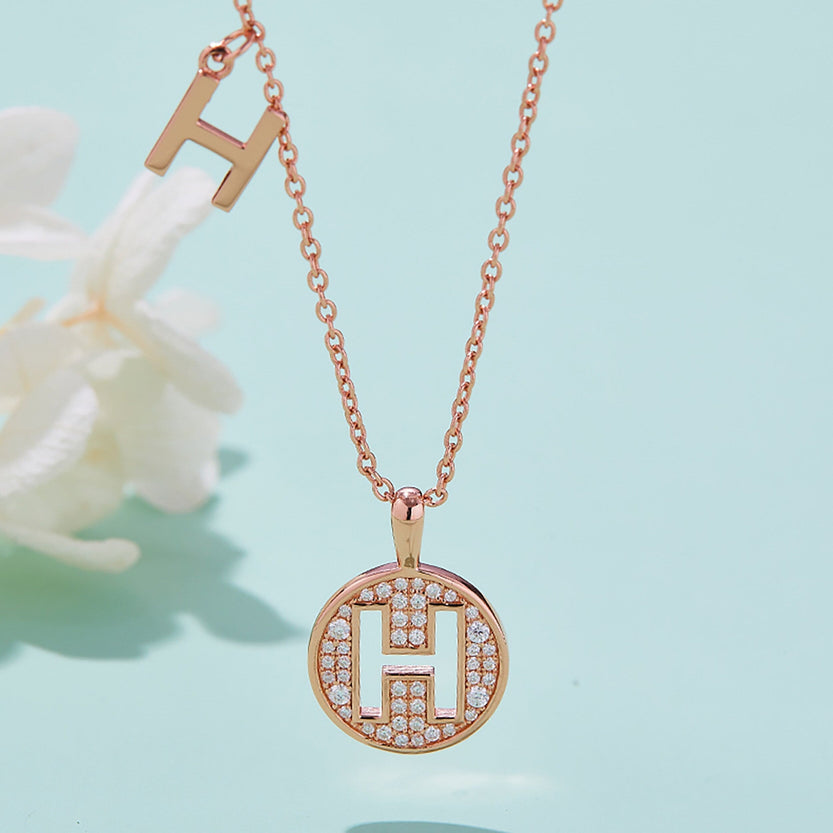 Customized "H" Letter Moissanite Diamond Necklace - crownmoissanite