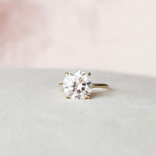 5.0 CT Round Cut Solitaire Style Moissanite Engagement Ring - crownmoissanite