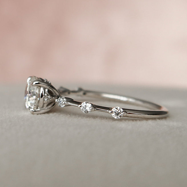 1.0 CT Round Shaped Moissanite Solitaire Engagement Ring - crownmoissanite