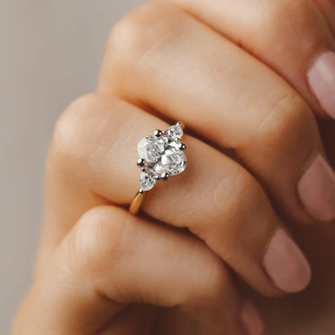 1.5 - 2.5 CT Oval Cut Moissanite Three Stone Engagement Ring