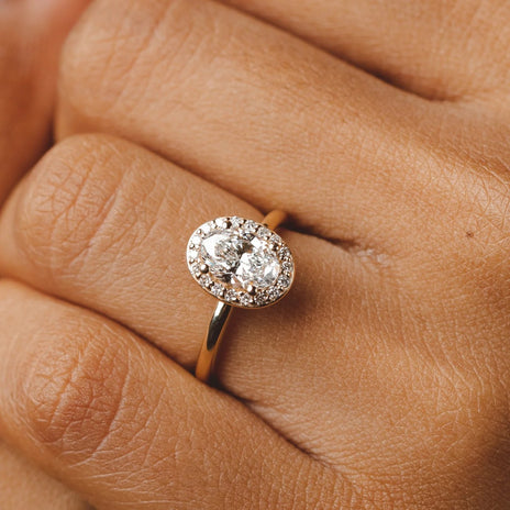 1.5 - 2.5 CT Oval Moissanite Halo Engagement Ring