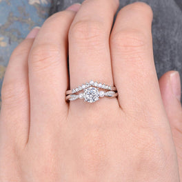 0.50 CT Round Twisted Pave Moissanite Bridal Ring Set - crownmoissanite