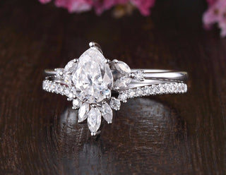 0.75 CT Pear Cluster Moissanite Bridal Ring Set - crownmoissanite