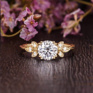 1.60 CT Round Cut Cluster Moissanite Engagement Ring - crownmoissanite