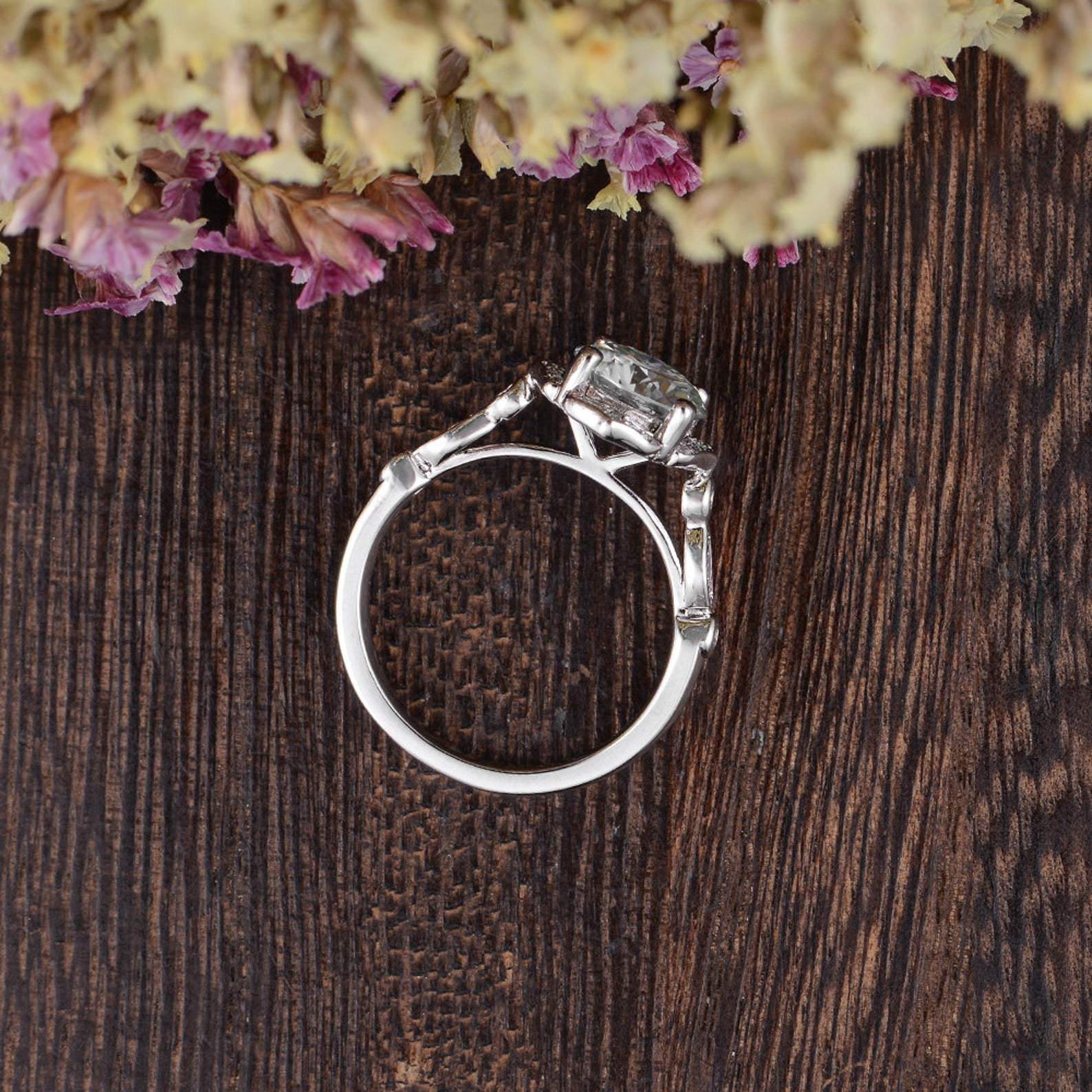 1.60 CT Round Cut Vintage Art Deco Moissanite Engagement Ring - crownmoissanite