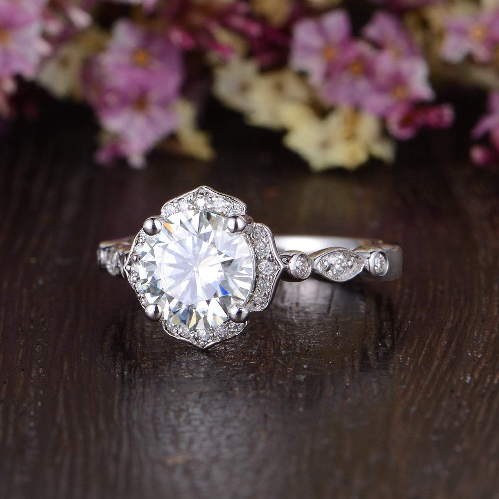 1.60 CT Round Shaped Moissanite Vintage Halo Engagement Ring - crownmoissanite