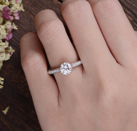 1.35 CT Round Shaped Moissanite Solitaire Engagement Ring - crownmoissanite