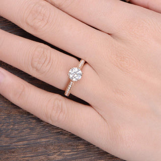 1.35 CT Round Cut Solitaire Moissanite Engagement Ring - crownmoissanite