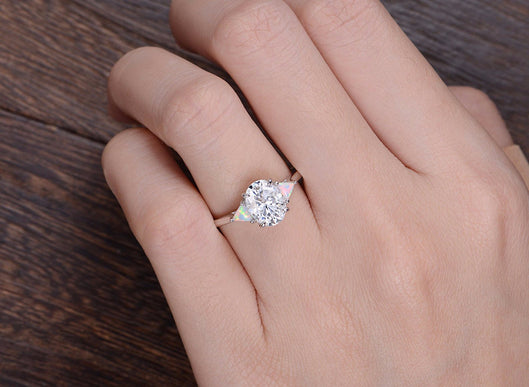 0.75 CT Oval Shaped Moissanite Three Stones Engagement Ring - crownmoissanite