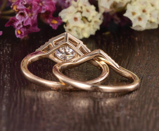 0.75 CT Round Shaped Moissanite Cluster Bridal Ring Set - crownmoissanite