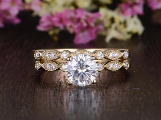 1.0 CT Round Shaped Moissanite Solitaire Bridal Ring Set - crownmoissanite