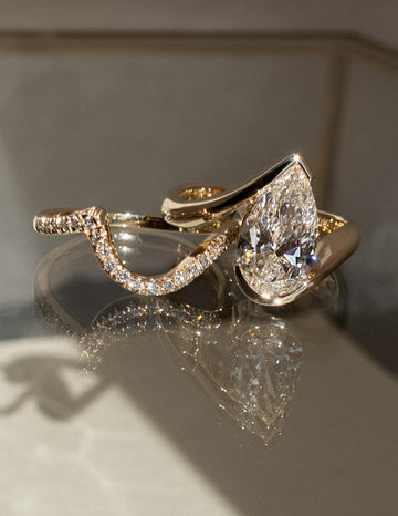 1.0 - 2.5 CT Pear Shaped Moissanite nd Solitaire Style Bridal Set